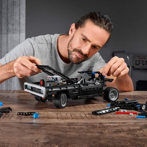 , LEGO Technic Dom&#8217;s Dodge Charger 42111