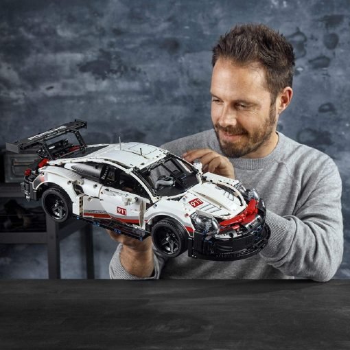 LEGO-Technic-Porsche-911-RSR-set-42096