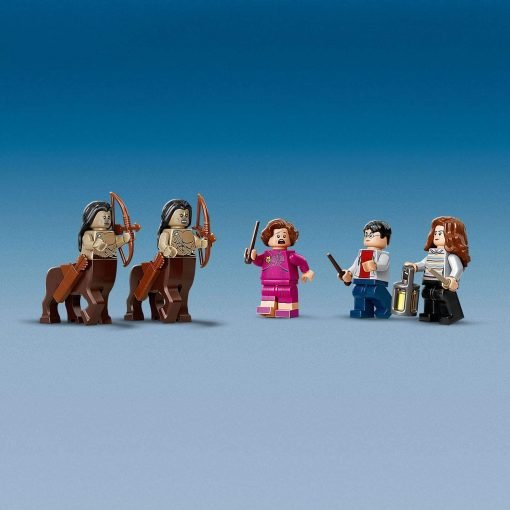 LEGO Harry Potter La foresta proibita: l’incontro con la Umbridge 75967 minifigure dei 2 centauri, Hermione Granger, Dolores Umbridge e Harry Potter