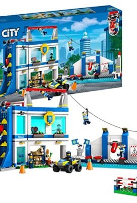 LEGO 60372 City Accademia di Addestramento della Polizia con Macchina ATV, Cavallo Giocattolo, Percorso a Ostacoli e 6 Minifigure, Giochi per Bambini, Bambine, Ragazzi e Ragazze, Idee Regali di Natale